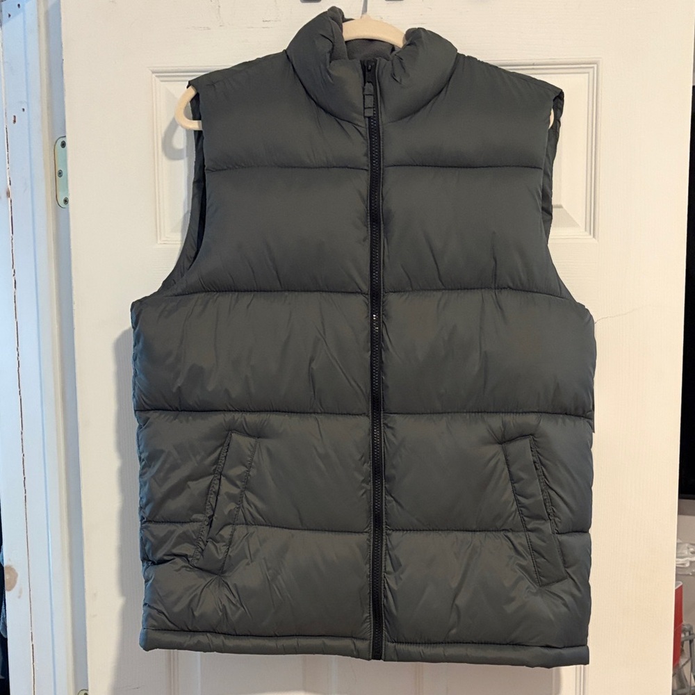 Men’s Gray Puffer Vest
